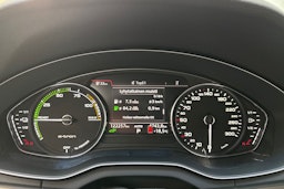 valkoinen Audi Q5 2020 kuva 22.