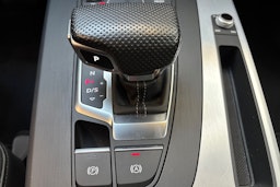 valkoinen Audi Q5 2020 kuva 30.