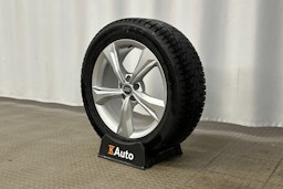 musta Audi Q5 2020 kuva 13.