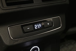 musta Audi Q5 2020 kuva 16.