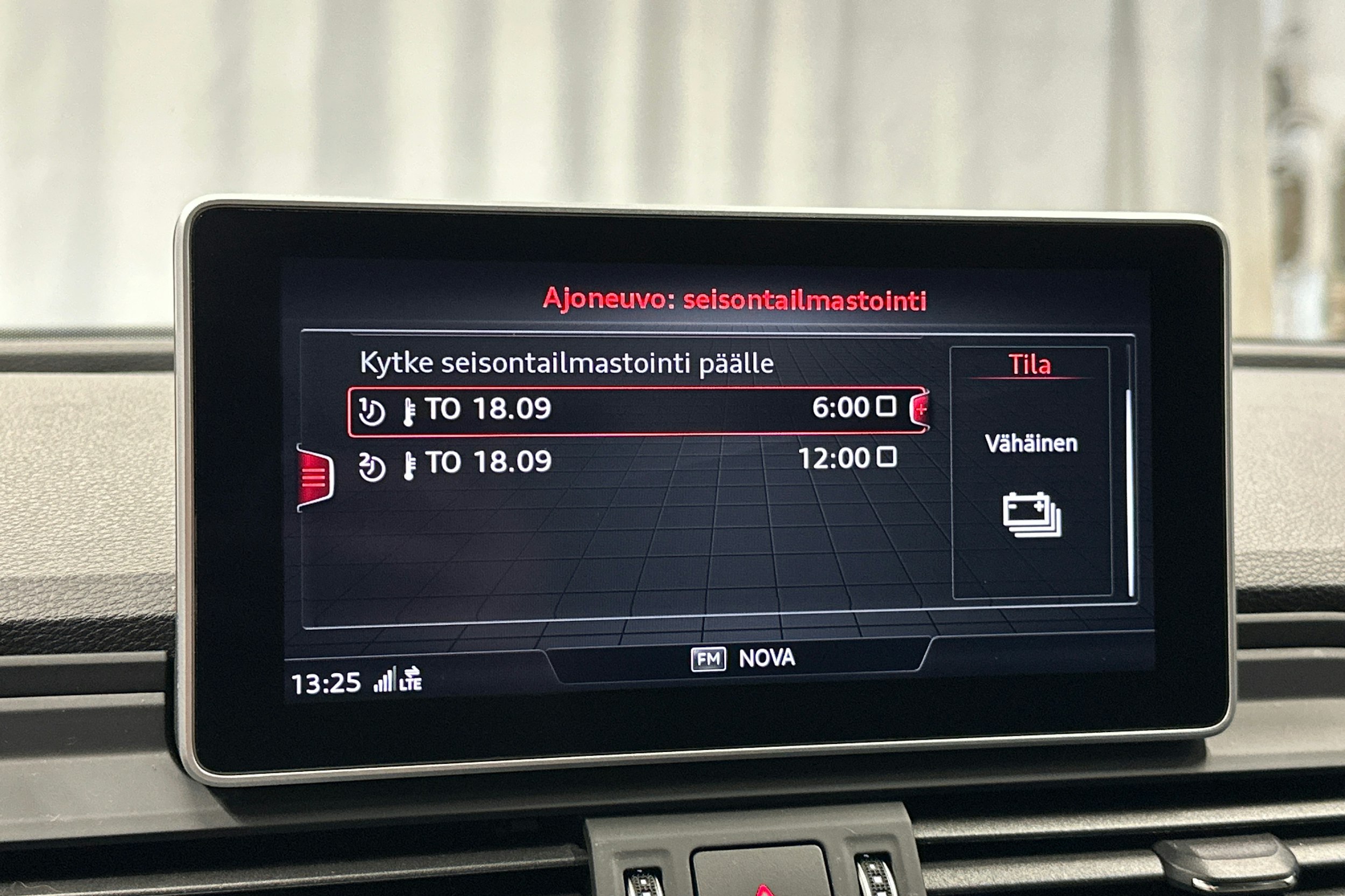 musta Audi Q5 2020 kuva 26.
