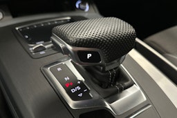 musta Audi Q5 2020 kuva 29.