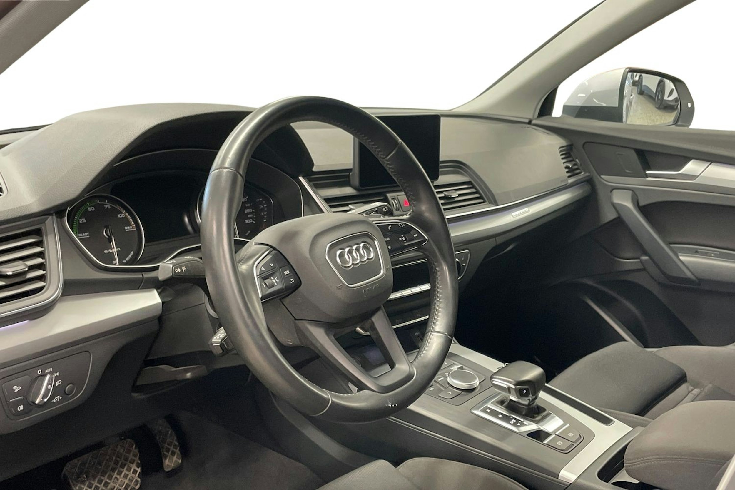 hopea Audi Q5 2020 kuva 7.