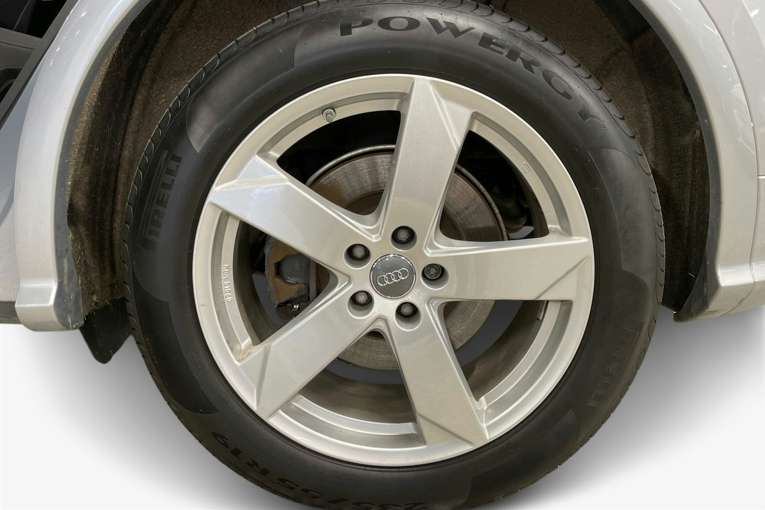 hopea Audi Q5 2020 kuva 11.