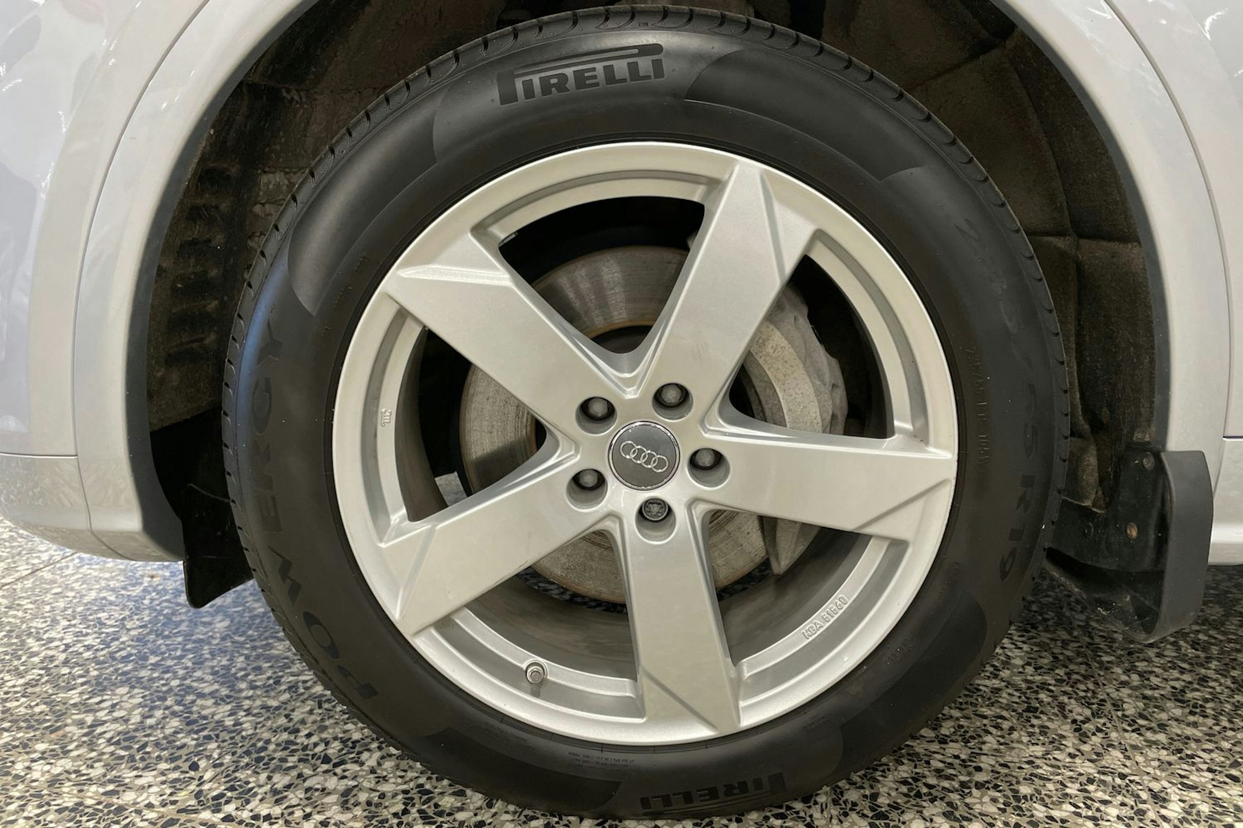 hopea Audi Q5 2020 kuva 13.