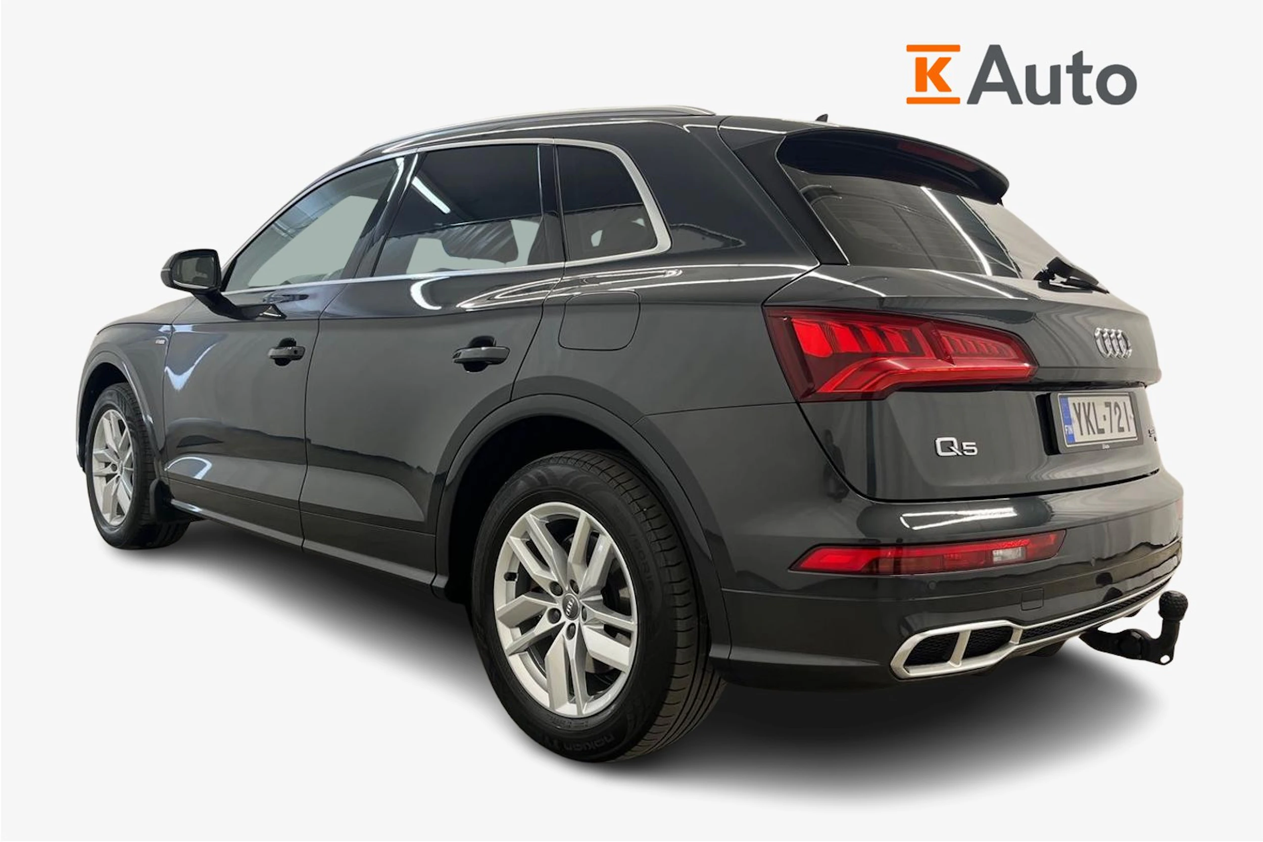 harmaa Audi Q5 2020 kuva 3.