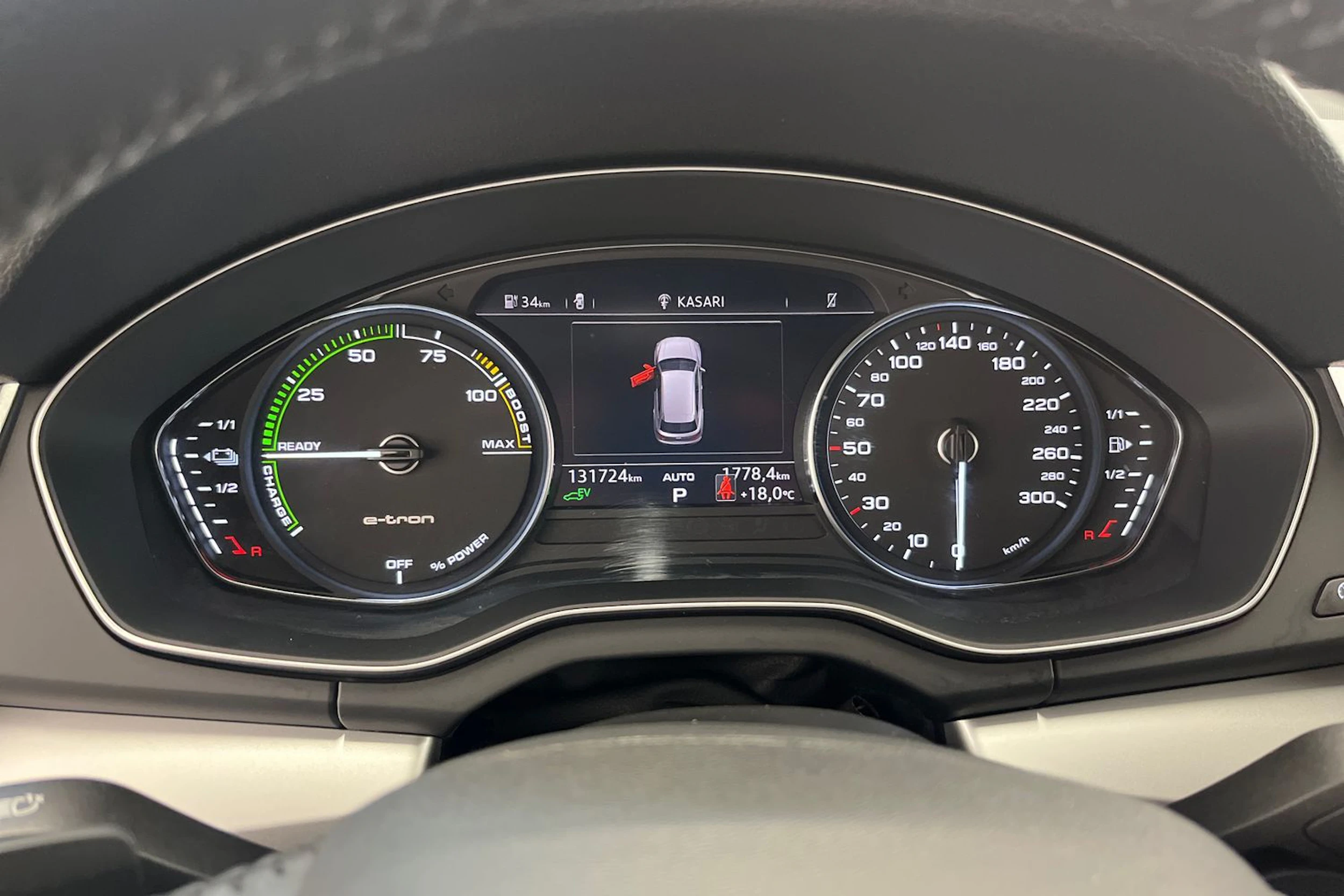 harmaa Audi Q5 2020 kuva 19.