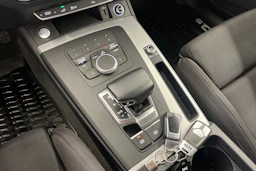 harmaa Audi Q5 2020 kuva 22.