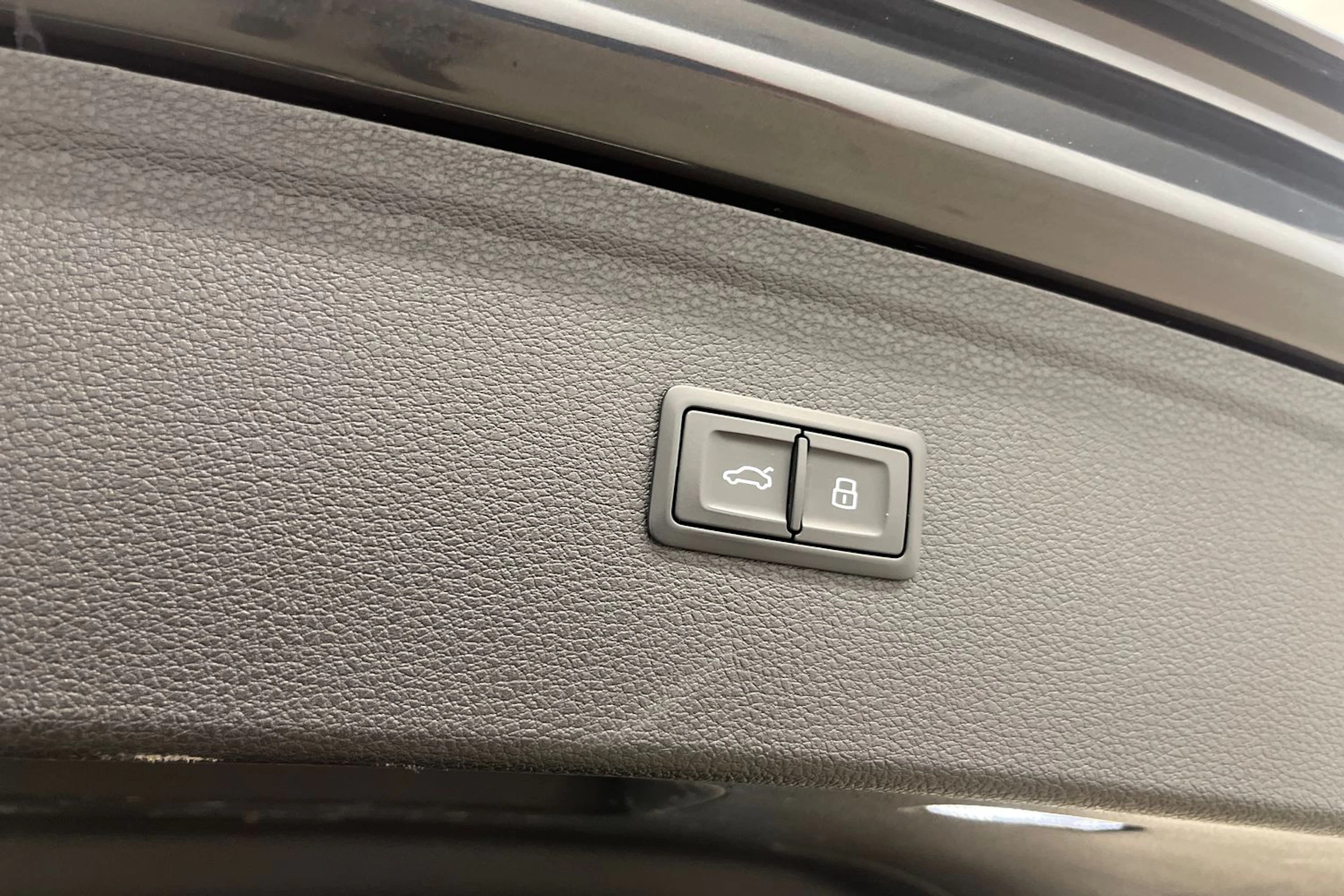 harmaa Audi Q5 2020 kuva 25.
