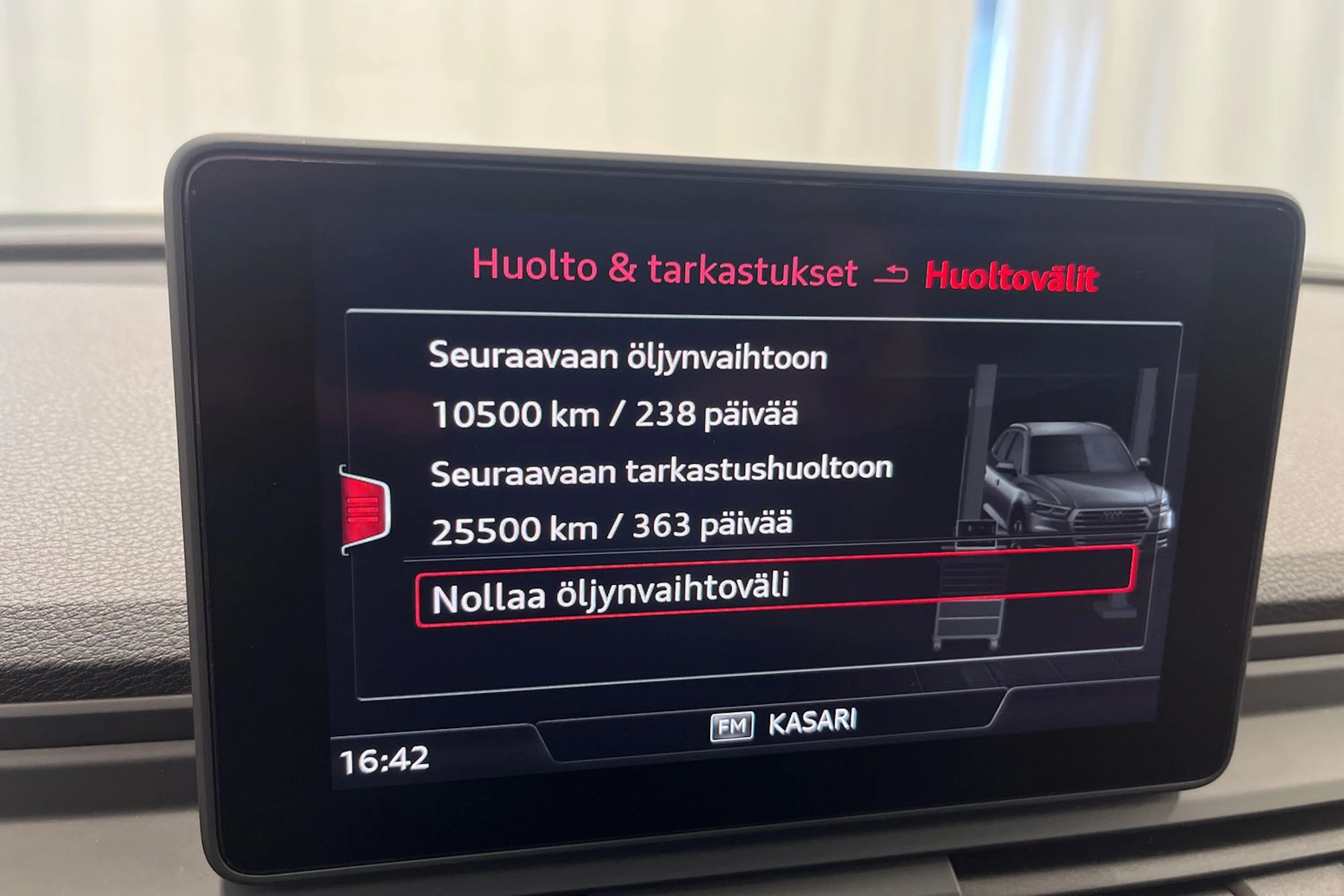 harmaa Audi Q5 2020 kuva 28.