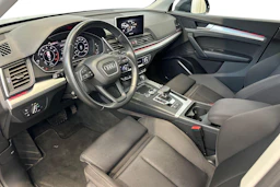 met. sininen Audi Q5 2020 kuva 6.