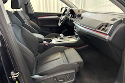 met. sininen Audi Q5 2020 kuva 12.