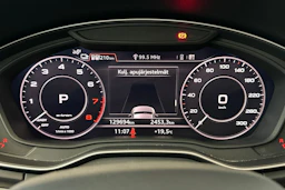 met. sininen Audi Q5 2020 kuva 17.