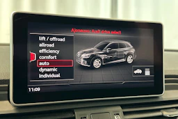 met. sininen Audi Q5 2020 kuva 22.