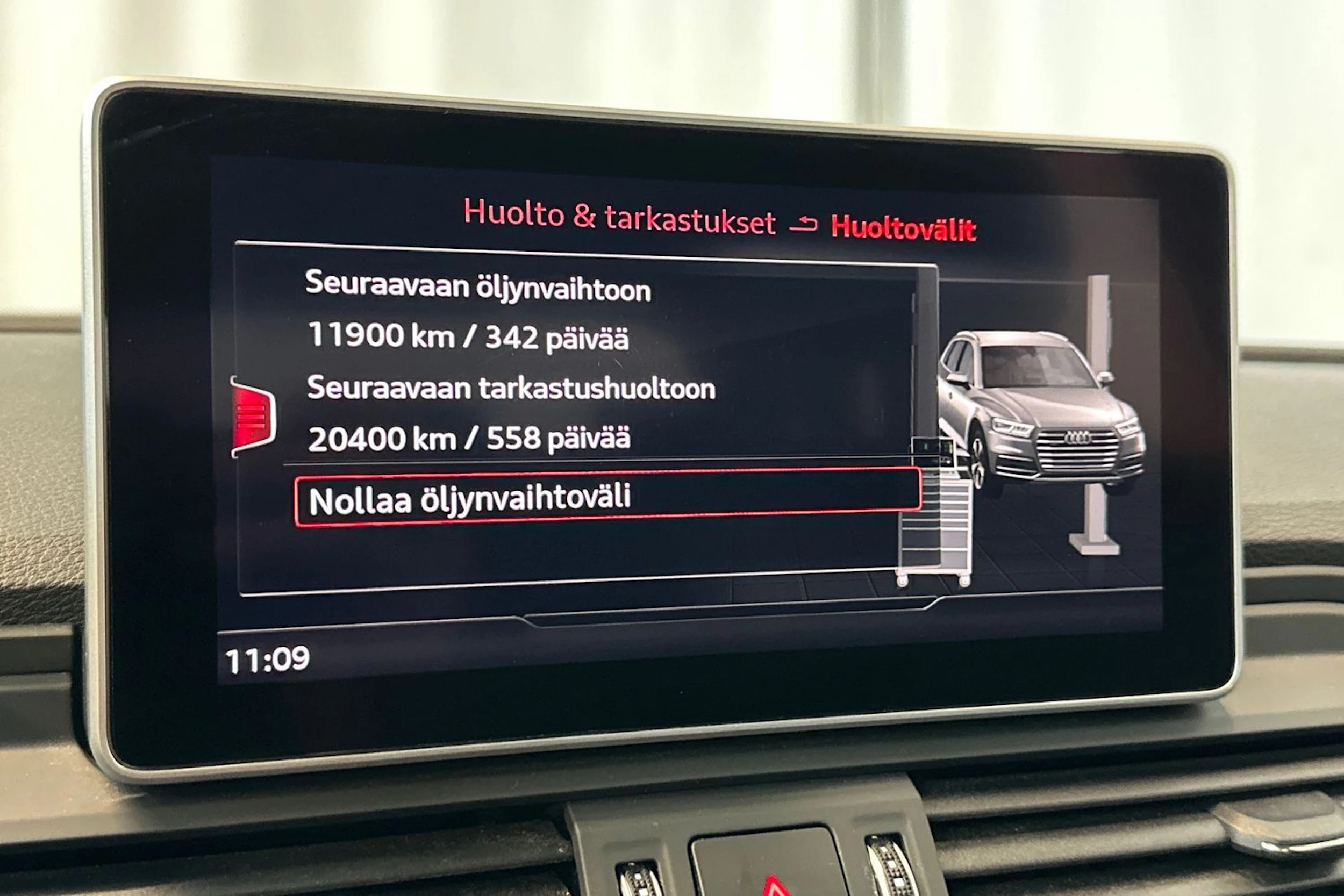 met. sininen Audi Q5 2020 kuva 24.