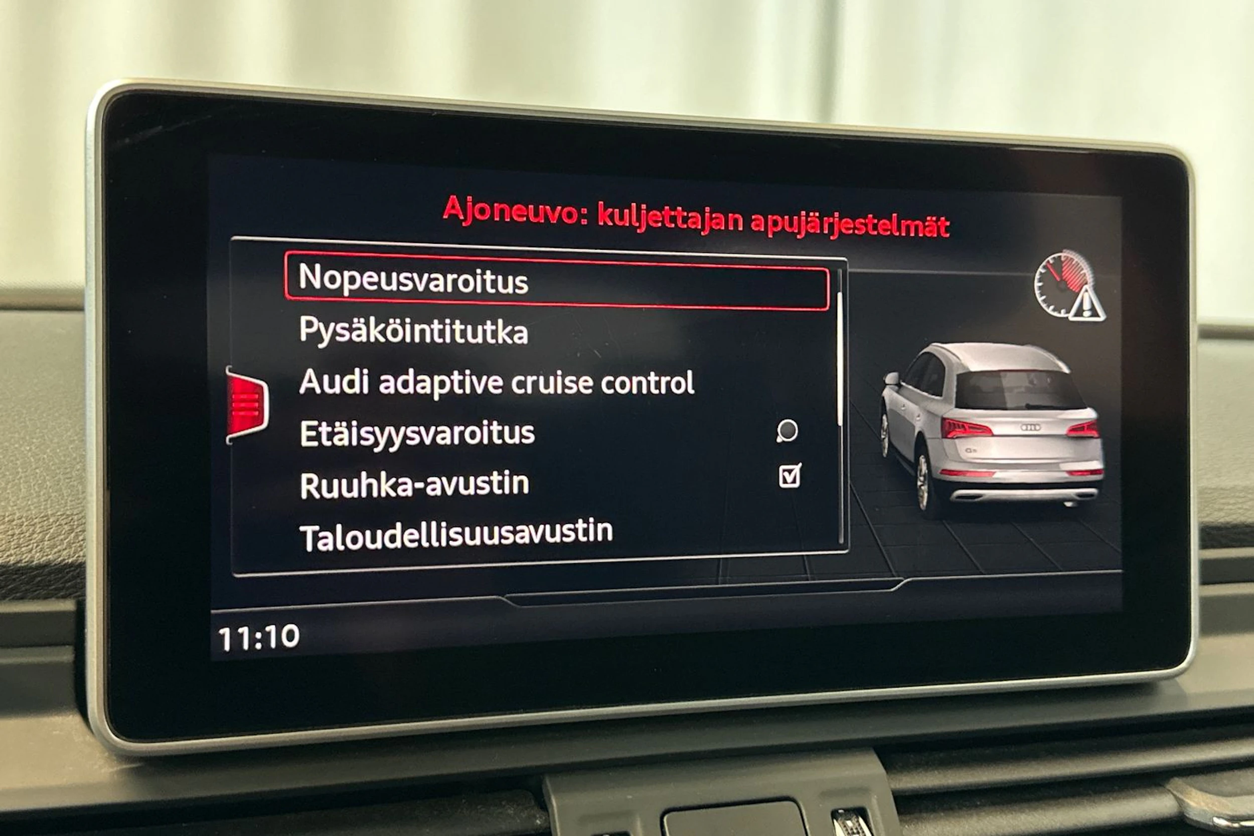 met. sininen Audi Q5 2020 kuva 25.
