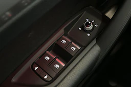 met. sininen Audi Q5 2020 kuva 34.