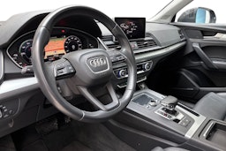 harmaa Audi Q5 2020 kuva 7.