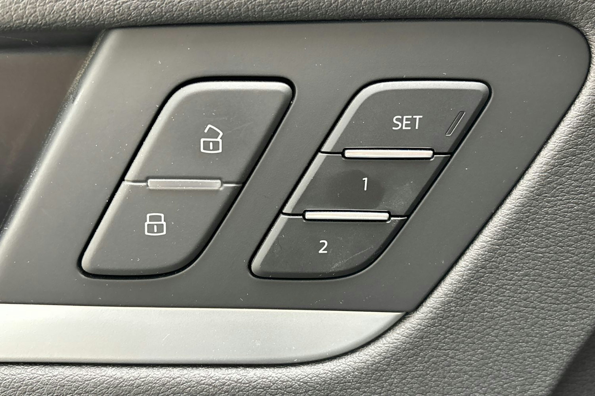 harmaa Audi Q5 2020 kuva 20.