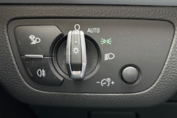 harmaa Audi Q5 2020 kuva 22.