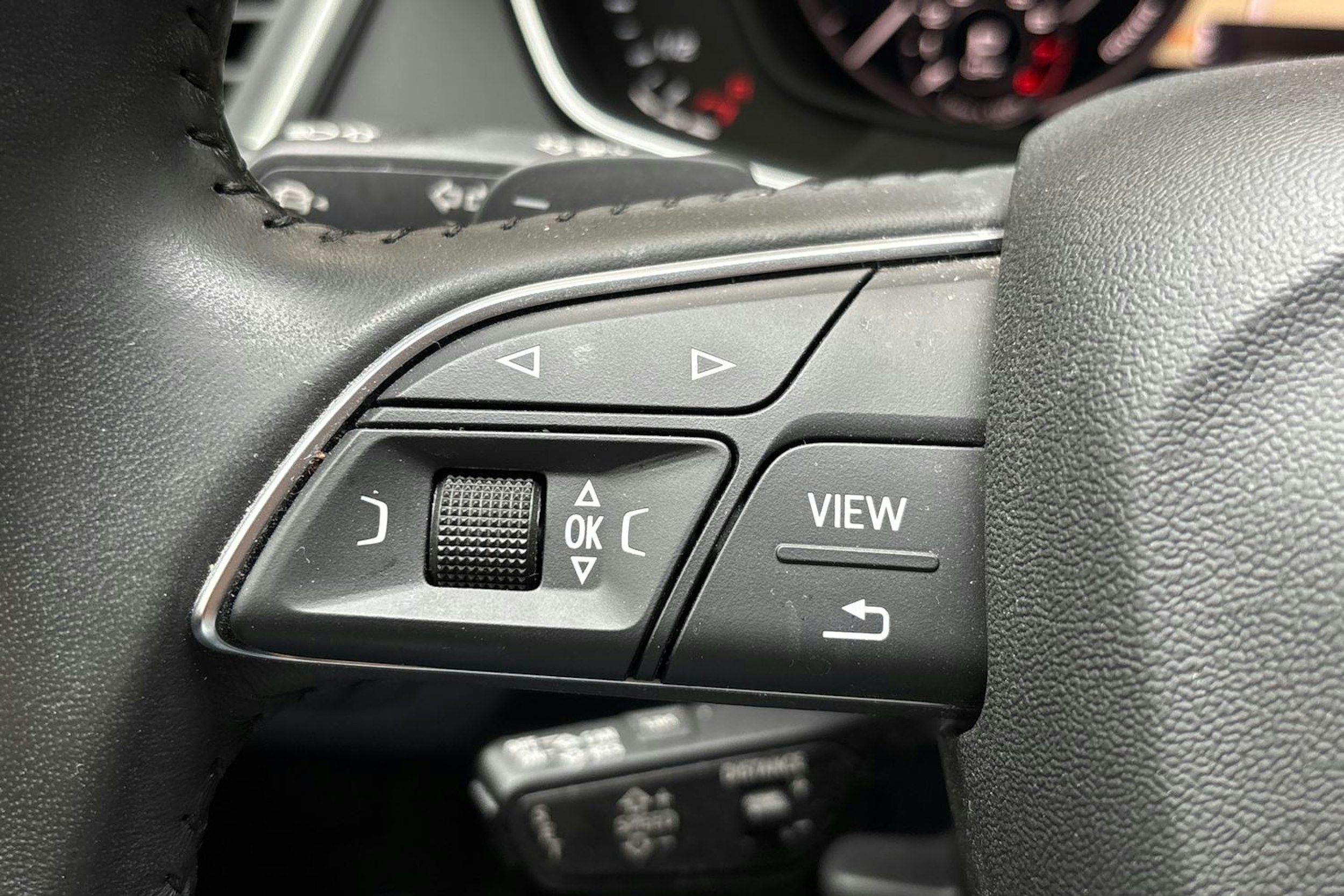harmaa Audi Q5 2020 kuva 23.