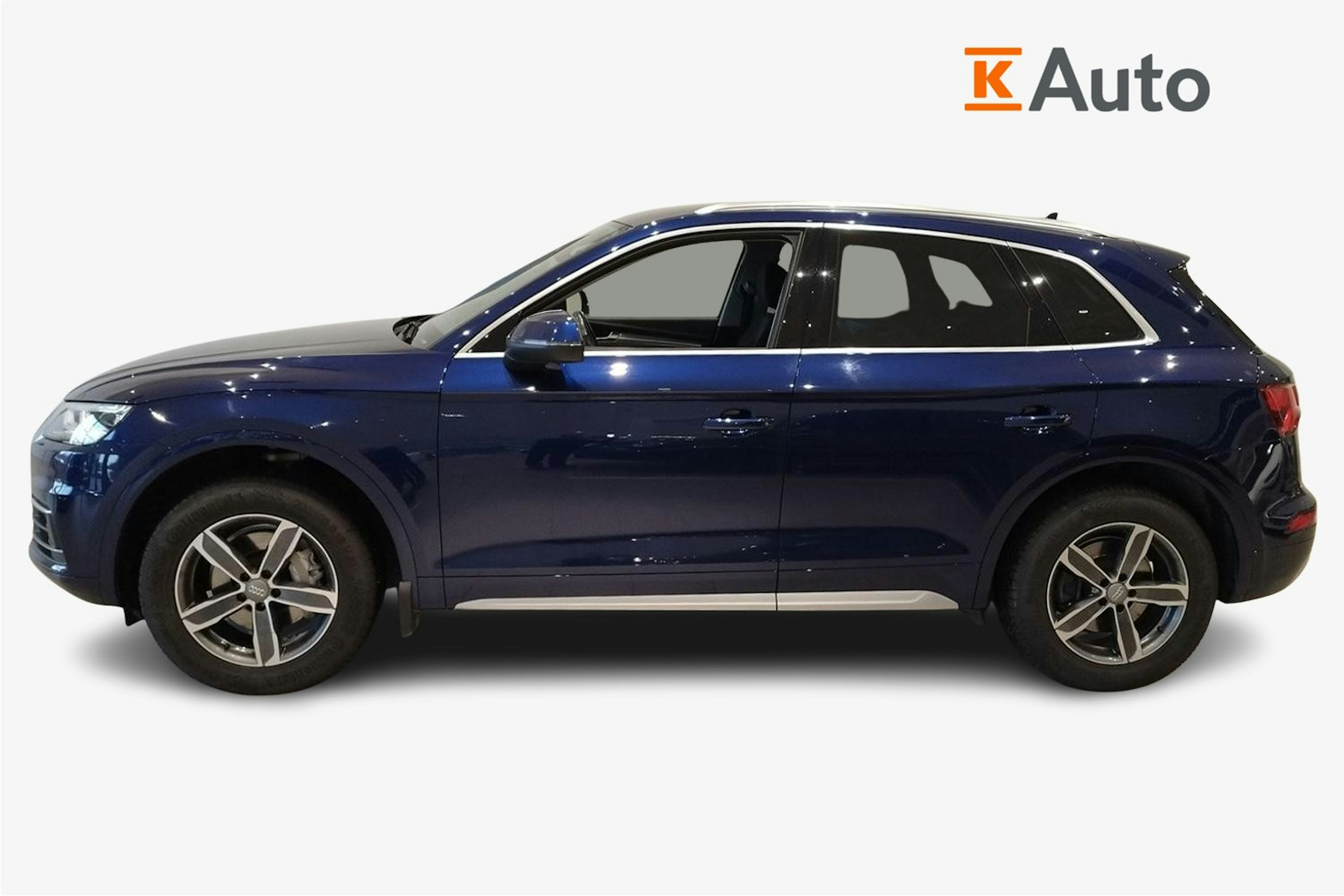 sininen Audi Q5 2020 kuva 6.
