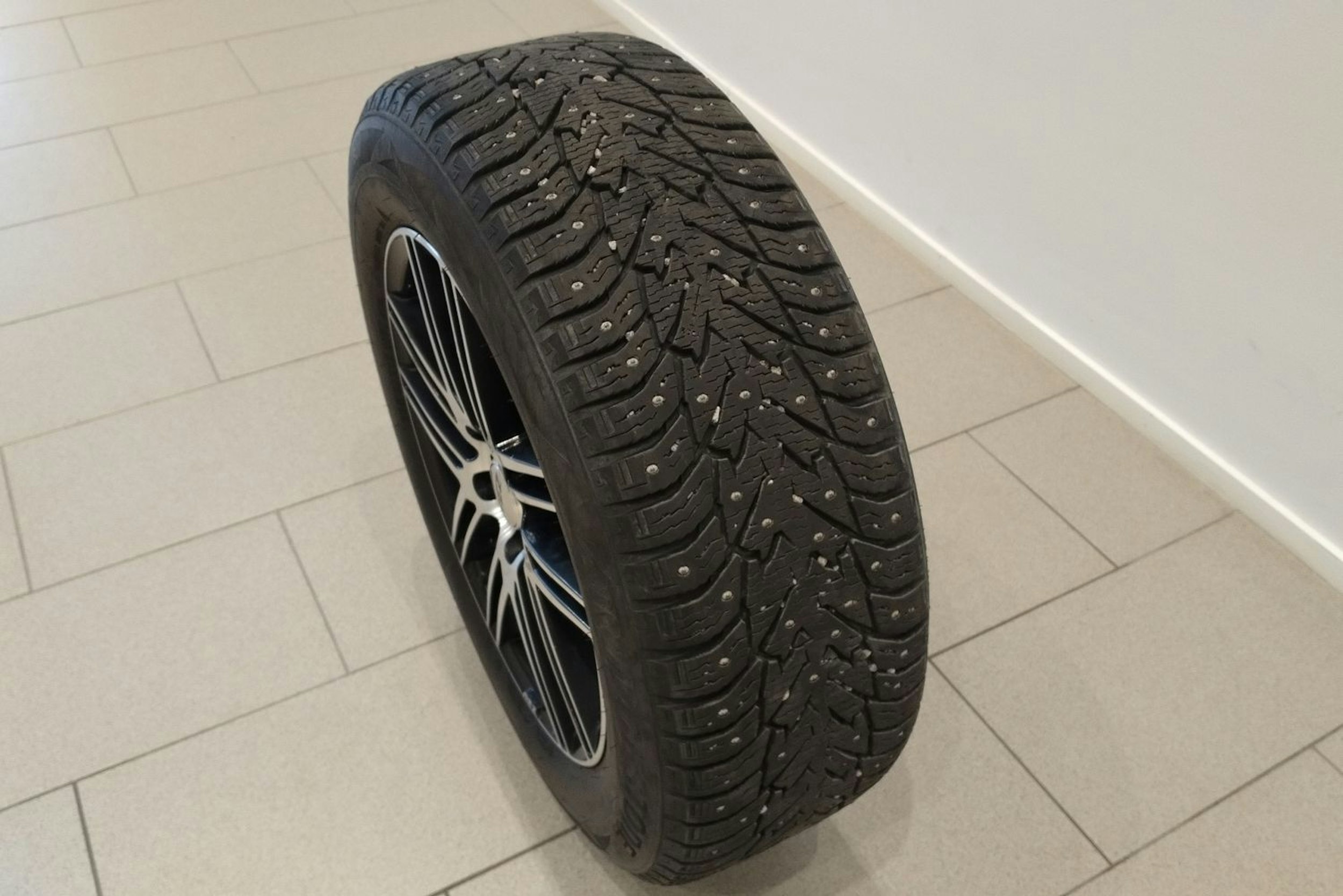 sininen Audi Q5 2020 kuva 15.