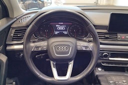 sininen Audi Q5 2020 kuva 18.