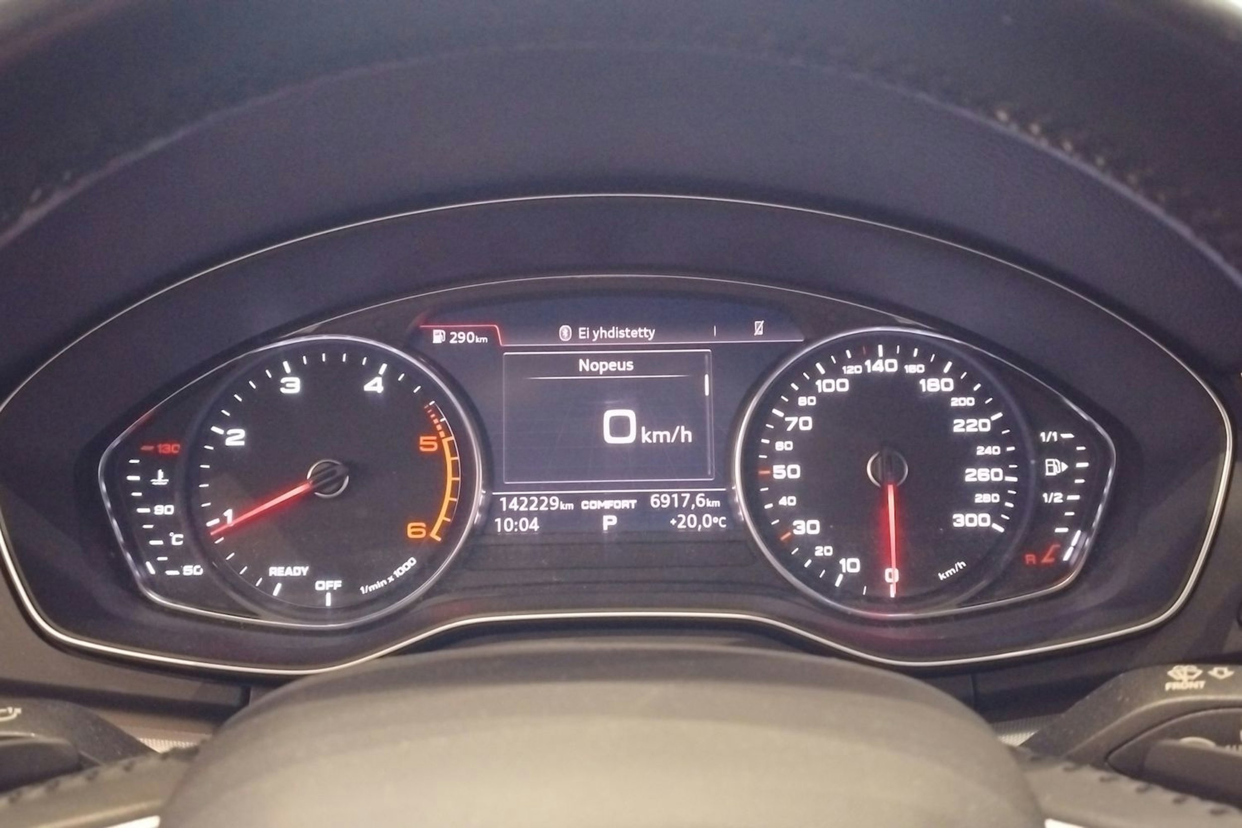 sininen Audi Q5 2020 kuva 19.