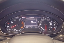 sininen Audi Q5 2020 kuva 19.