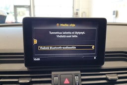 sininen Audi Q5 2020 kuva 22.