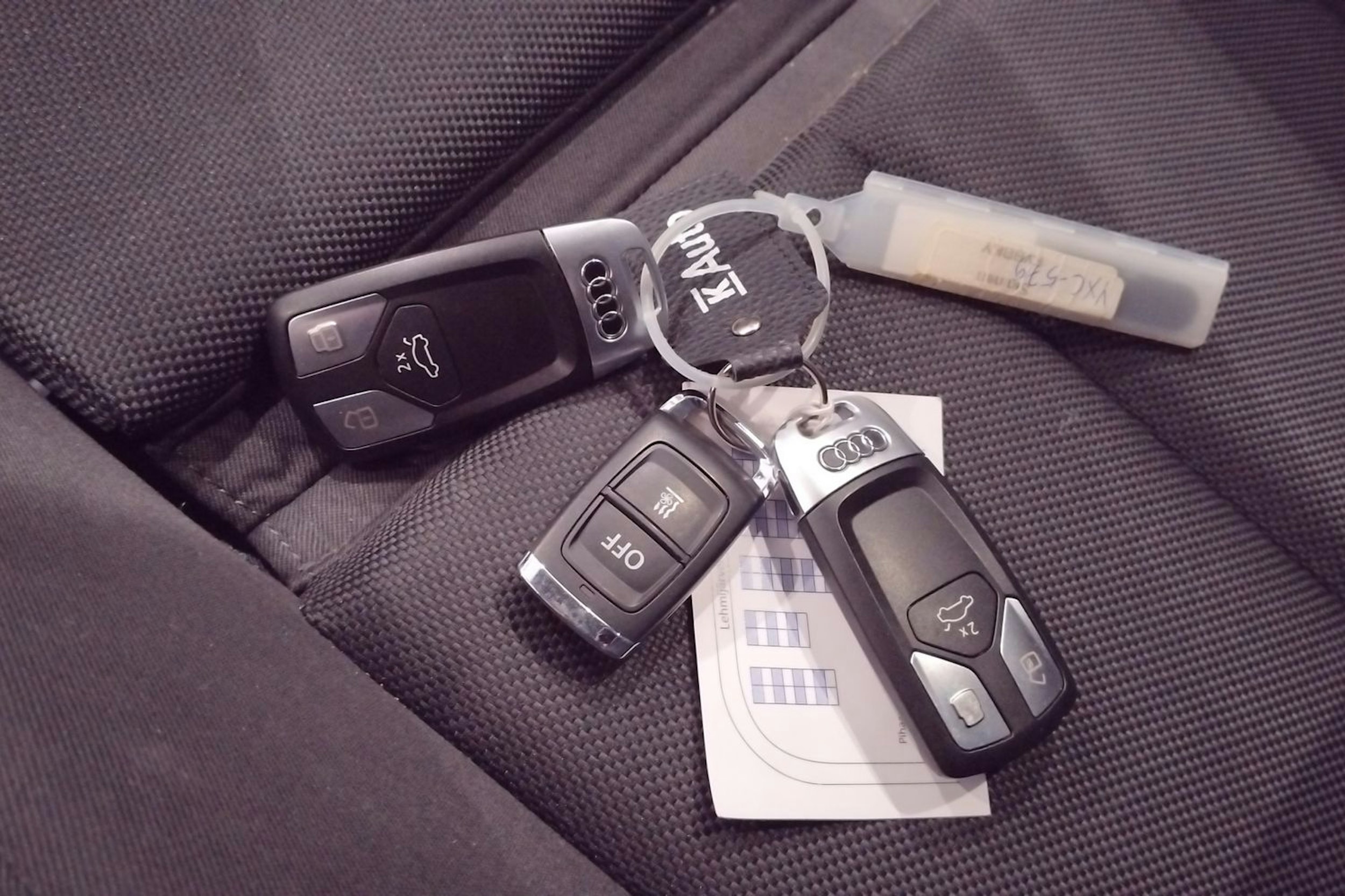 sininen Audi Q5 2020 kuva 28.