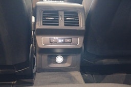 sininen Audi Q5 2020 kuva 36.