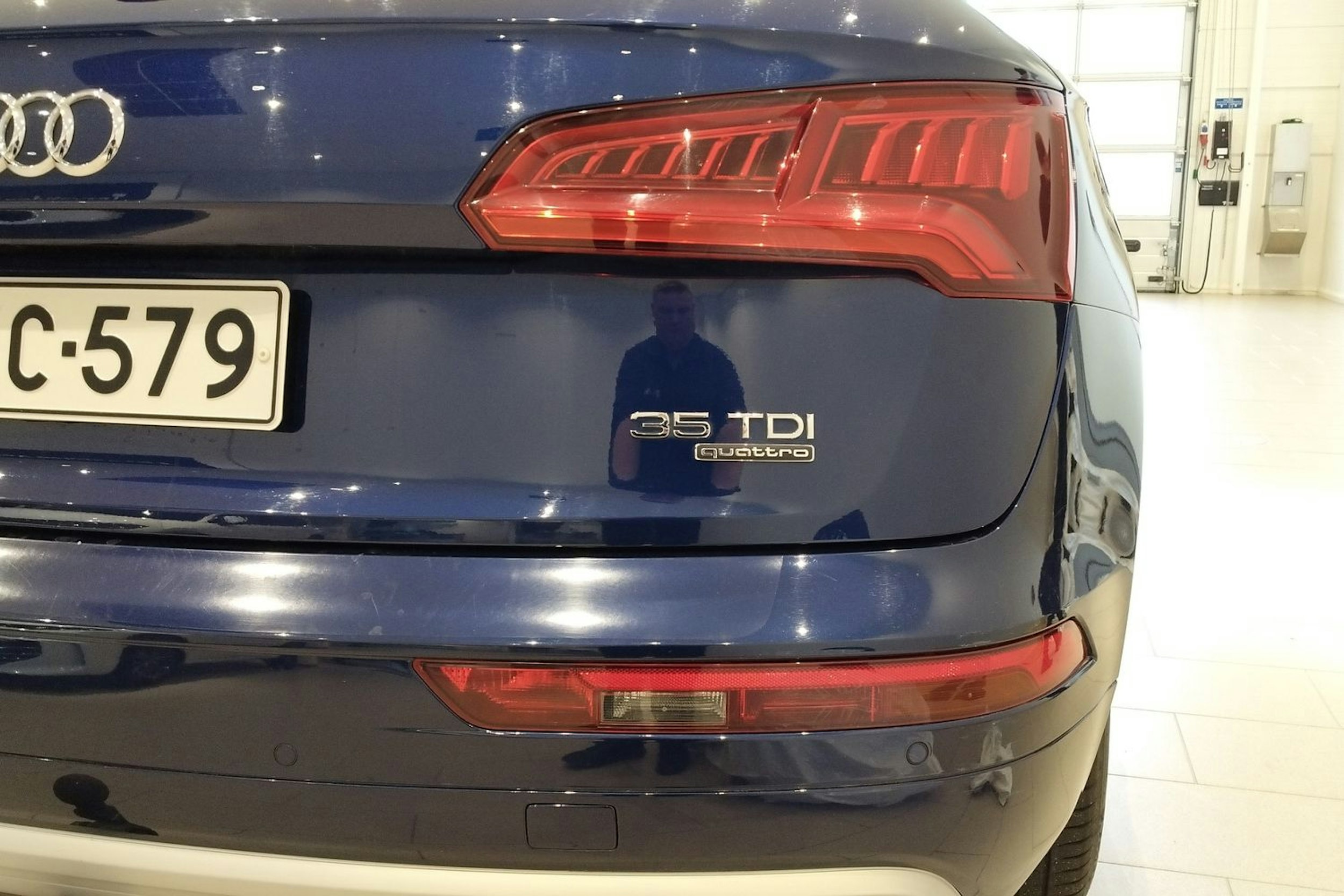 sininen Audi Q5 2020 kuva 40.
