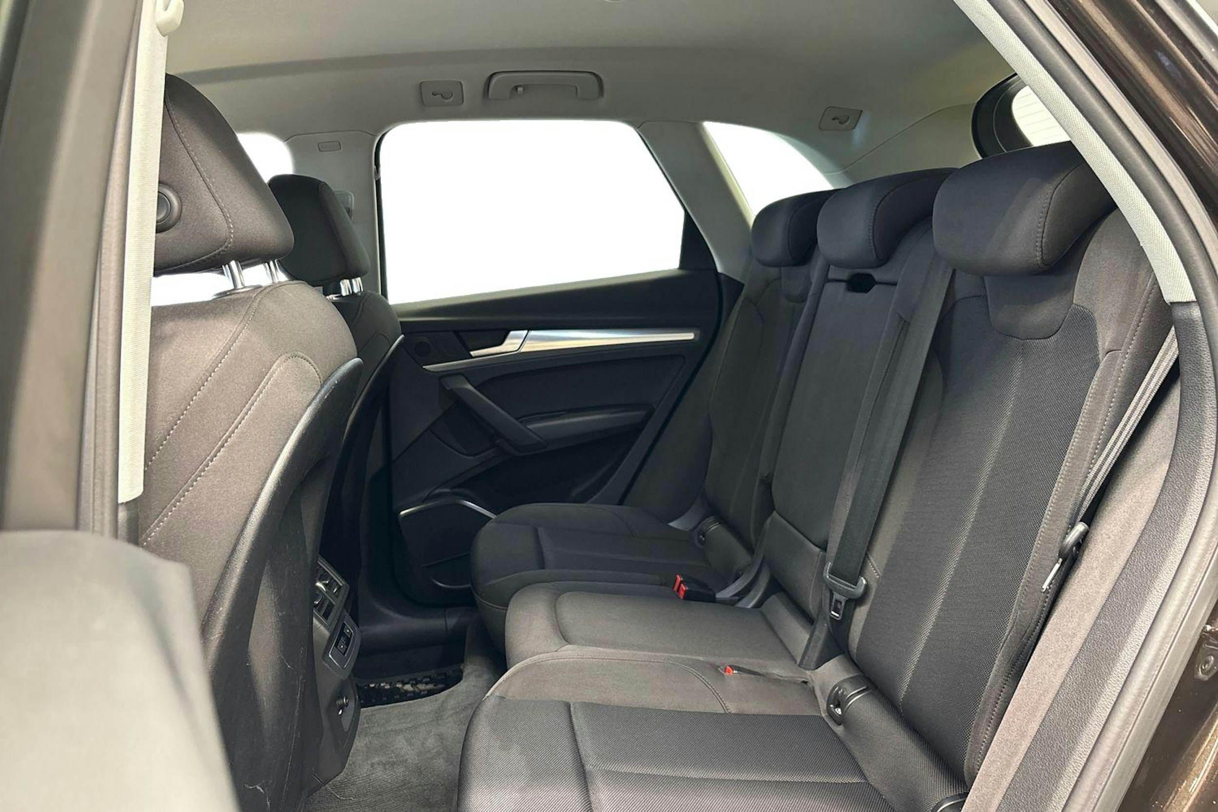 Ruskea (beige) Audi Q5 2020 kuva 8.