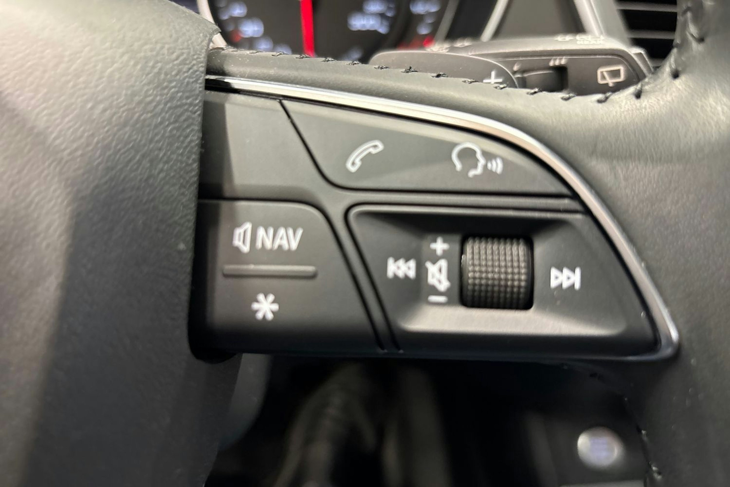 Ruskea (beige) Audi Q5 2020 kuva 16.