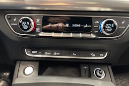 Ruskea (beige) Audi Q5 2020 kuva 25.