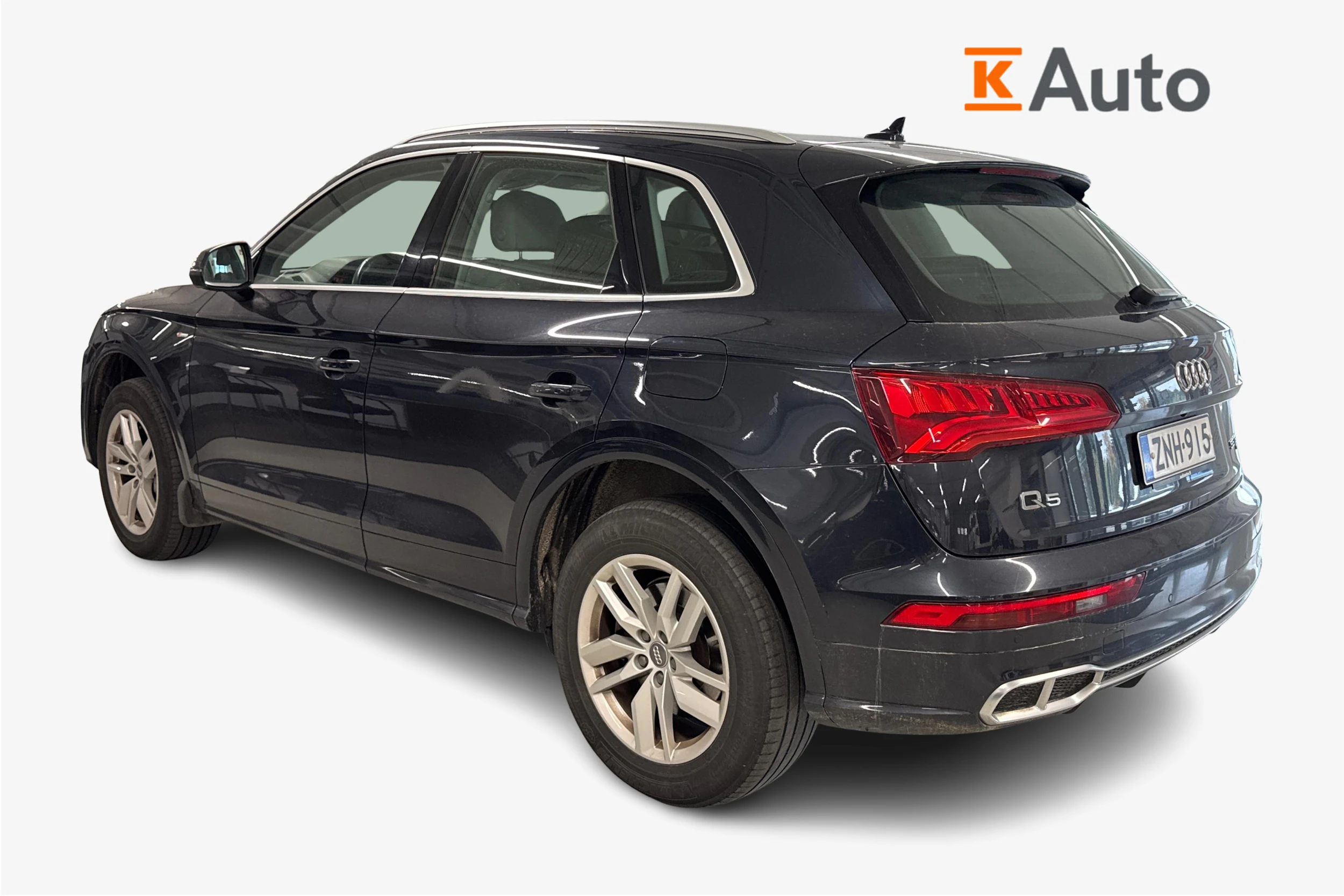 sininen Audi Q5 2020 kuva 2.