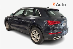 sininen Audi Q5 2020 kuva 2.