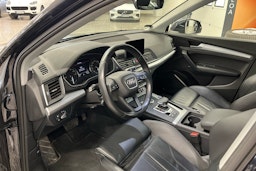 sininen Audi Q5 2020 kuva 3.