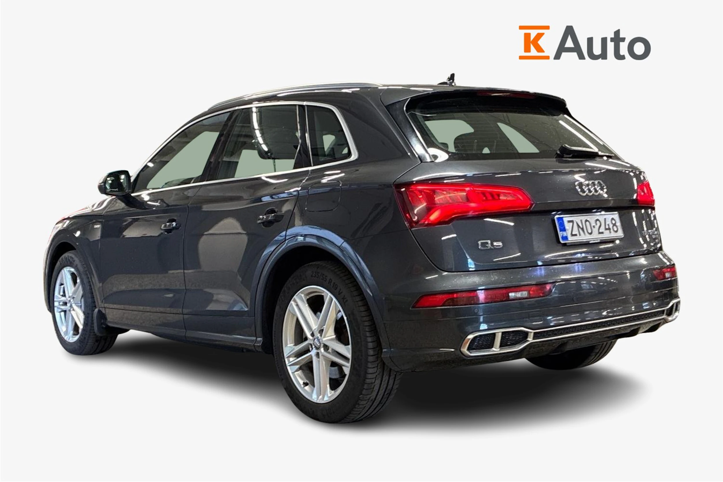 harmaa Audi Q5 2020 kuva 2.