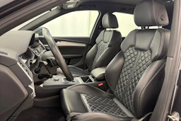 harmaa Audi Q5 2020 kuva 15.