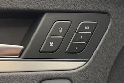harmaa Audi Q5 2020 kuva 16.