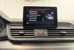 harmaa Audi Q5 2020 kuva 27.