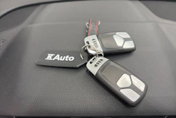 harmaa Audi Q5 2020 kuva 33.
