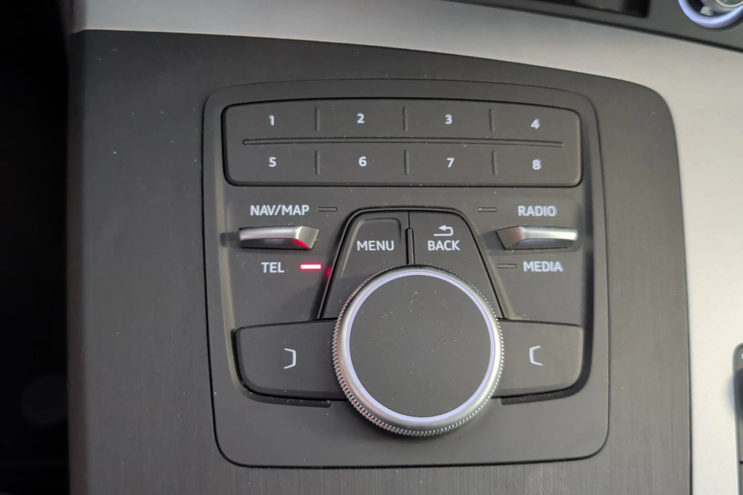 musta Audi Q5 2020 kuva 20.