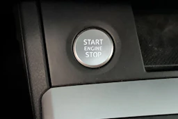 musta Audi Q5 2020 kuva 22.