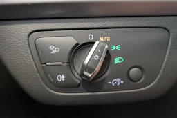 musta Audi Q5 2020 kuva 23.