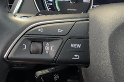 musta Audi Q5 2020 kuva 25.