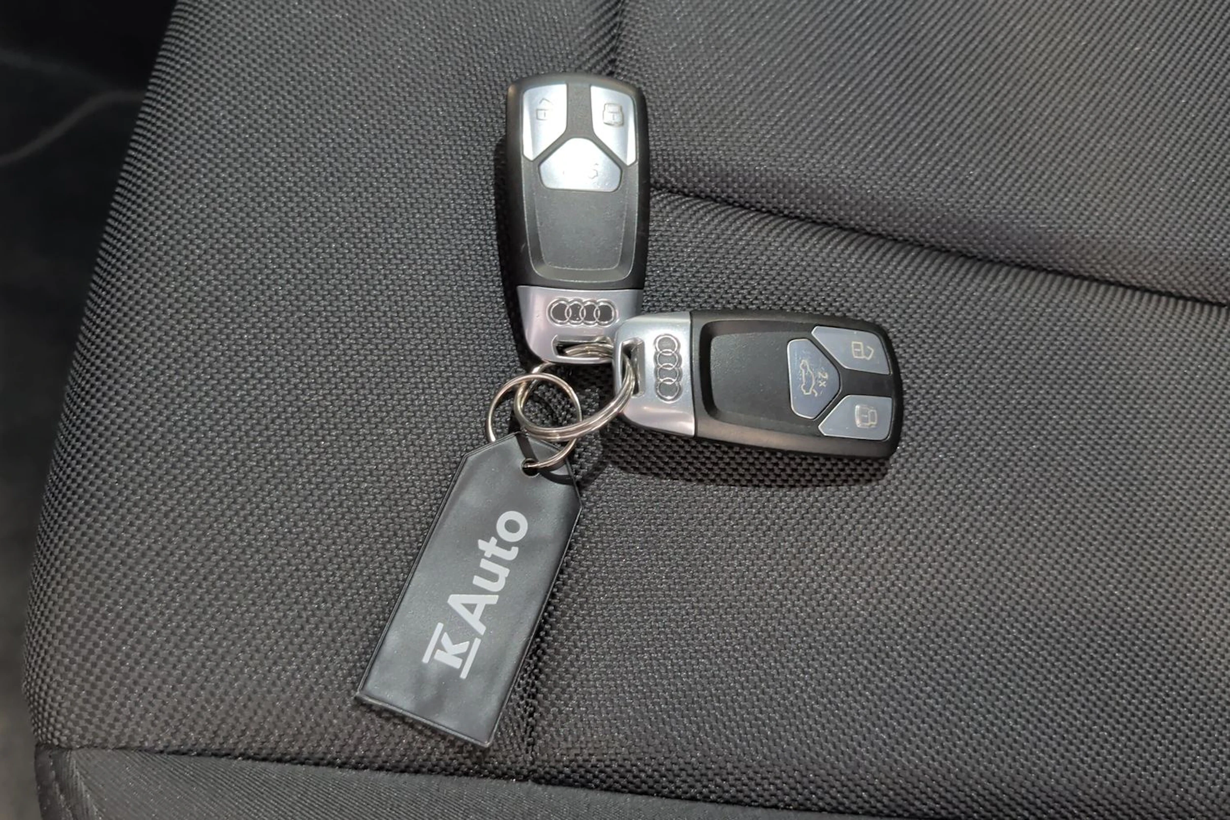 musta Audi Q5 2020 kuva 31.